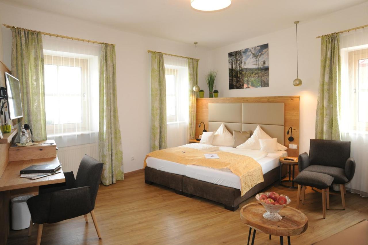 Wander Und Aktiv Hotel Roesslwirt Lam Dış mekan fotoğraf