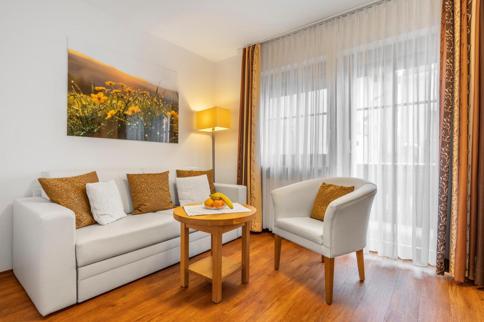 Wander Und Aktiv Hotel Roesslwirt Lam Dış mekan fotoğraf